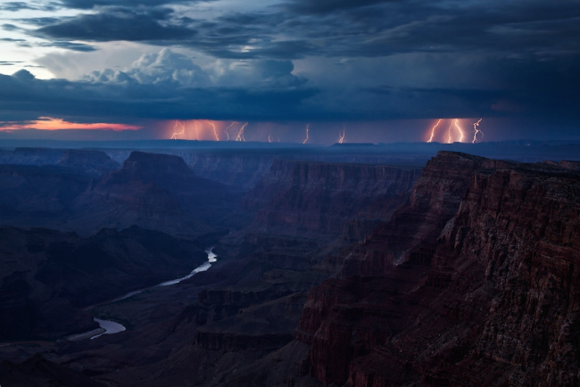 nubbsgalore:  though most believe the grand canyon to have been carved out by the