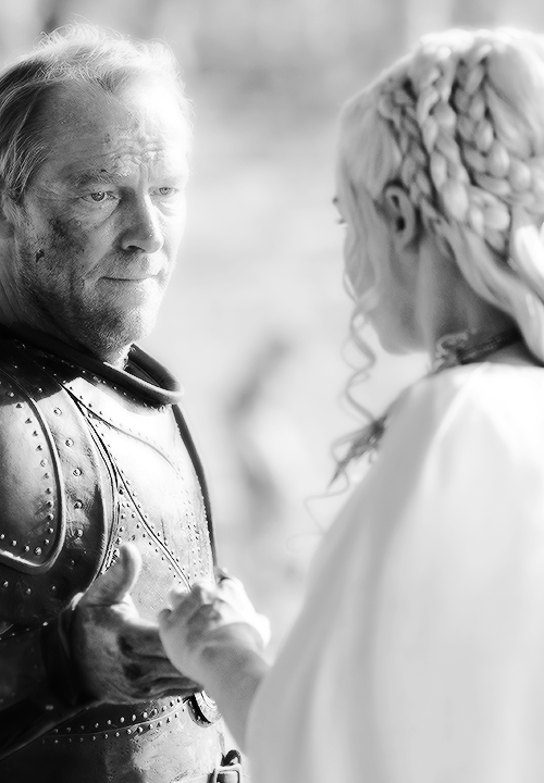 swordofsnow:  Ser Jorah dreams of rescuing his dragon queen and basking in her gratitudeDaenerys