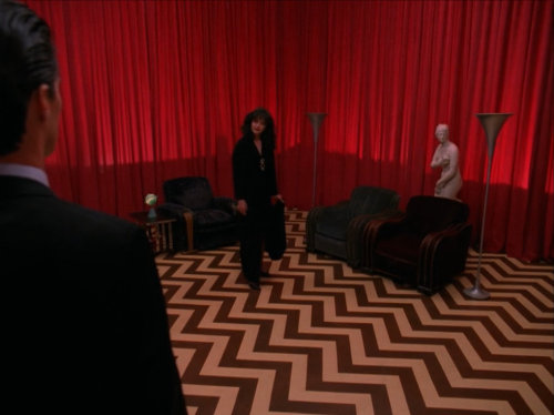 zephyrinthesky:Some of your friends are here.A walk through the Black Lodge.Twin Peaks. Season Two. 