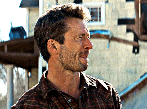GLEN POWELL As TYLER OWENS In TWISTERS (2024) Dir. Lee Isaac Chung