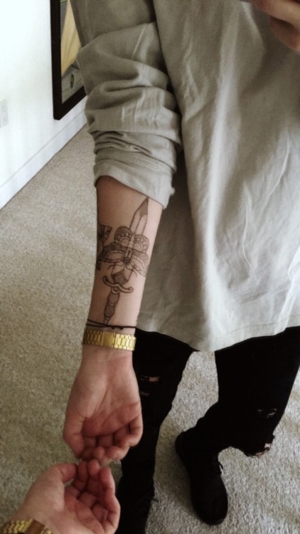 blendedz0nes: I like to draw on my arm when I’m bored