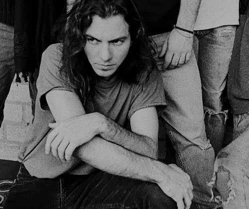 bitchtoss:  Eddie Vedder photographed by Paul Bergen - 1992