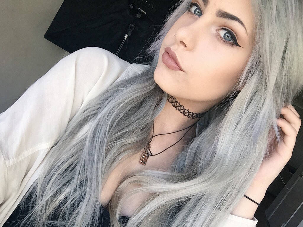 gravestoneglitter:  silver fox