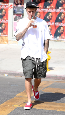 justinbieberfeet:  I love when Justin wears