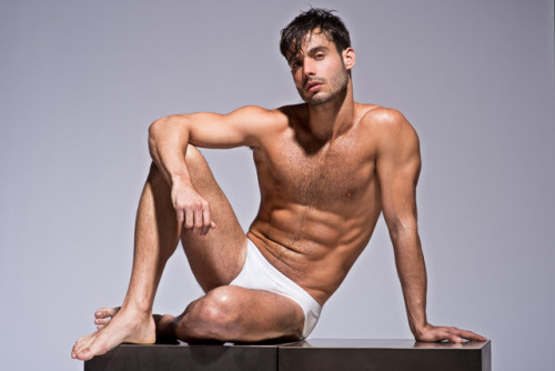 rapideyesmovement:  Arturo Alcala By Frank Louis