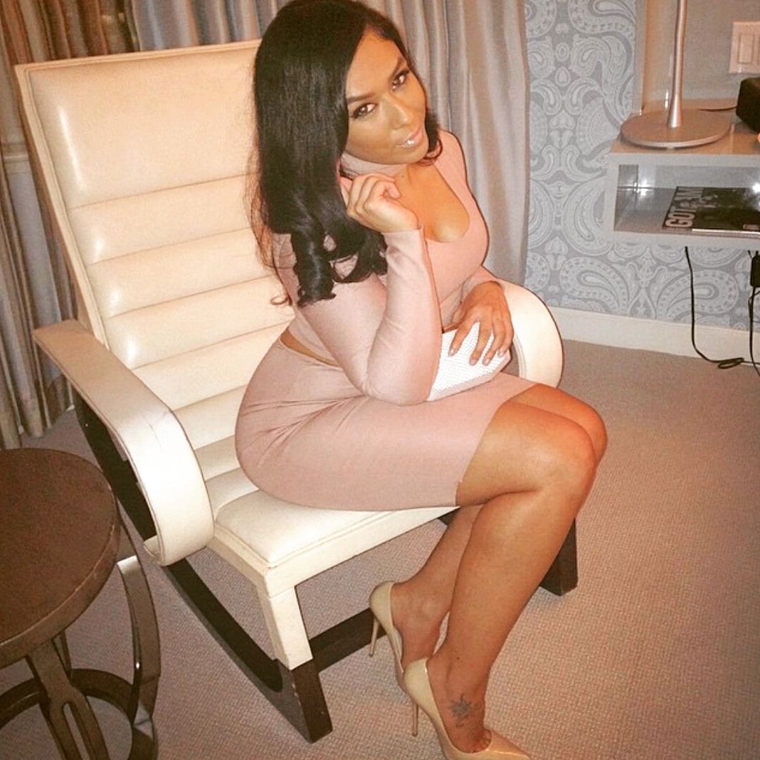 fuckyeahusexybitch:  http://fuckyeahusexybitch.tumblr.com  VERY SEXY!