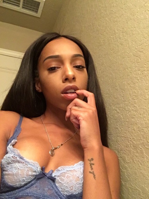 nuffsed69:  Sexy Bria Backwoods 😘