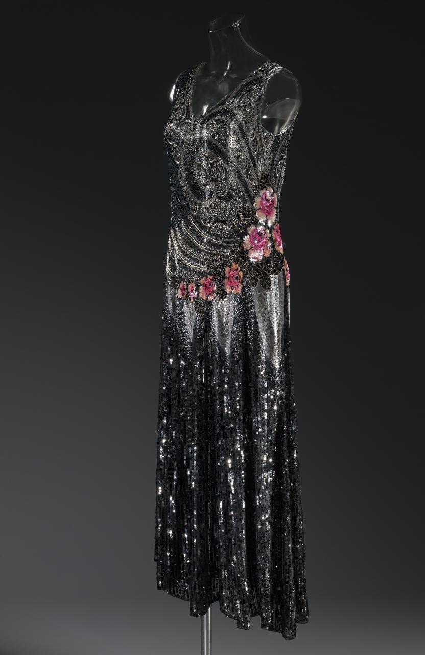 fripperiesandfobs:Evening dress ca. 1925 From the National Gallery of Victoria@quelloras: “If