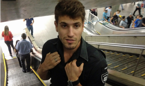 brazilianbamboo2:  Guilherme Leão - Sexiest subway guard in Brazil