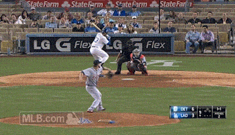 ladodgers:  Adrian Gonzalez has homered in four straight. Watch him touch ‘em all,