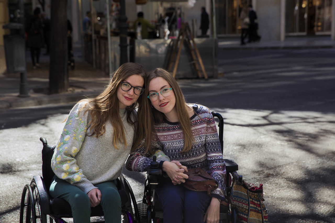 Two soulmates and a heartwarming story. I met Marina and Elena on the streets of Valencia, Spain in March. The two young Spanish live in Alicante and were traveling here. Marina and Elena told me that people usually believe that they are sisters. And...