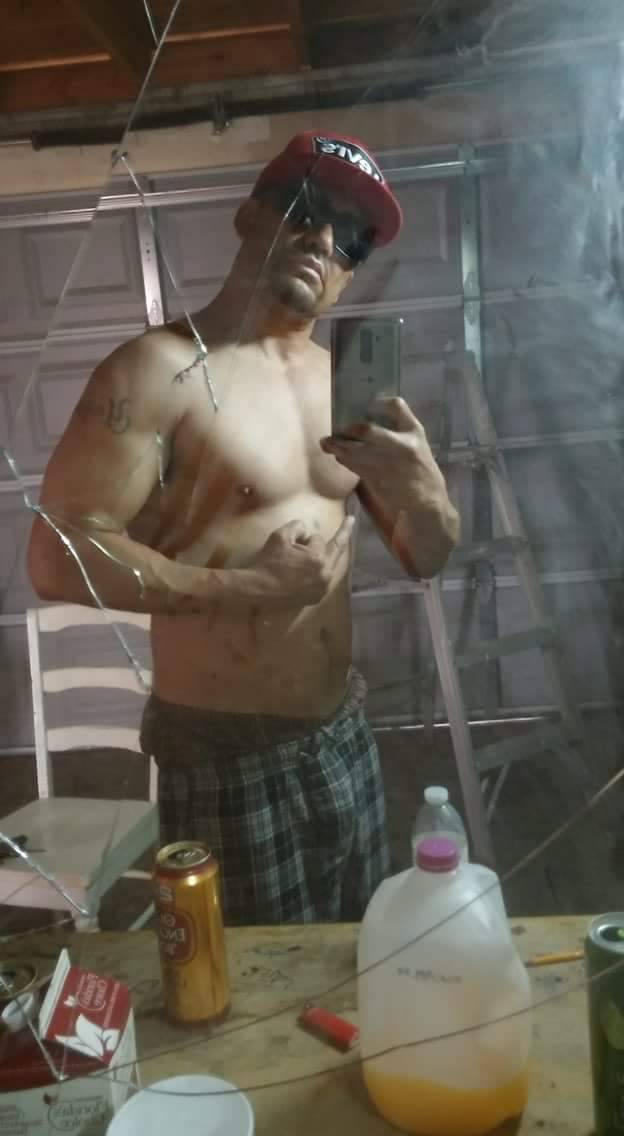 lukass91:  Mas fotos de este machote mmm papito que rico esta LIKE Y COMPARTAANN