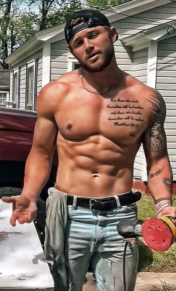 hot-and-shirtless - HOT AND SHIRTLESS