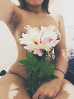 mydarlingrida:  Flowers and bring a princess are my favourite things in life. 