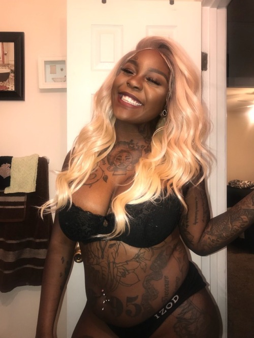 insecure-beautyy:  Have to get used to this 🦄❤️