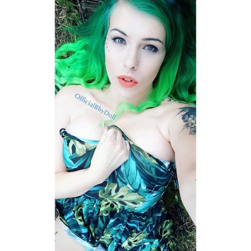 I felt so pretty this day💚 💜💜 Backup porn pictures