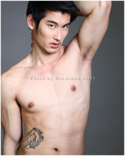 xiaohaogayphotoblog:   Erik Thai is actually reputed as an Asian model who has done modeling work in New York