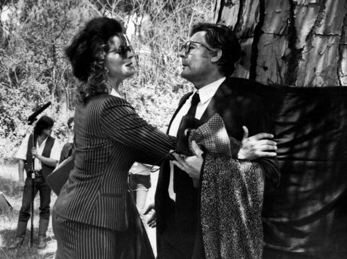 oldhollywood: Federico Fellini directs Marcello Mastroianni &amp; Bernice Stegers on the se