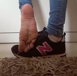 kat92ft:  Smell my feet