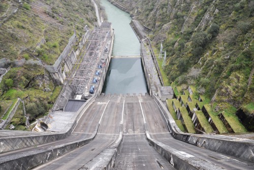 archatlas:  Saltos del Navía Carlos Copertone [via]