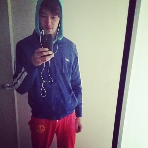 fyrpdownnout:  Worst dressed runner ever 최악의 운동선수 패션 ㅋㅋ 