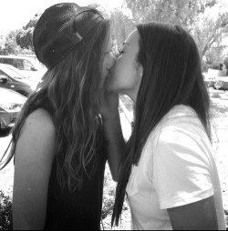 lesbian-sweethearts:  Follow for more lesbians!