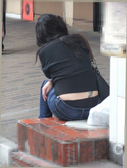 pantysniper1:  #VPL #Pantylines #panties #visiblepantylines #panty #voyeur #streetcandid #Pantaeta #
