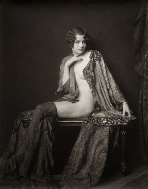 Porn Pics vivipiuomeno:  Alfred Cheney Johnston ph.