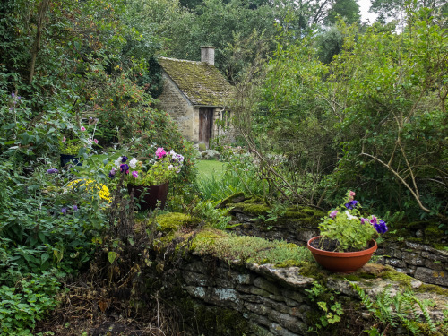 wanderthewood: Back garden of Arlington Row cottage, Bibury, Gloucestershire, Egnland by Bobrad