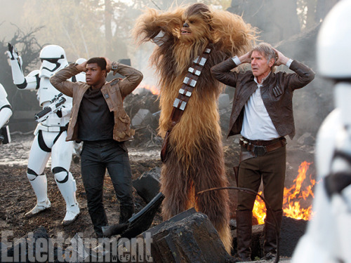 lukeskywalkers:Entertainment Weekly releases new stills of The Force Awakens (x)