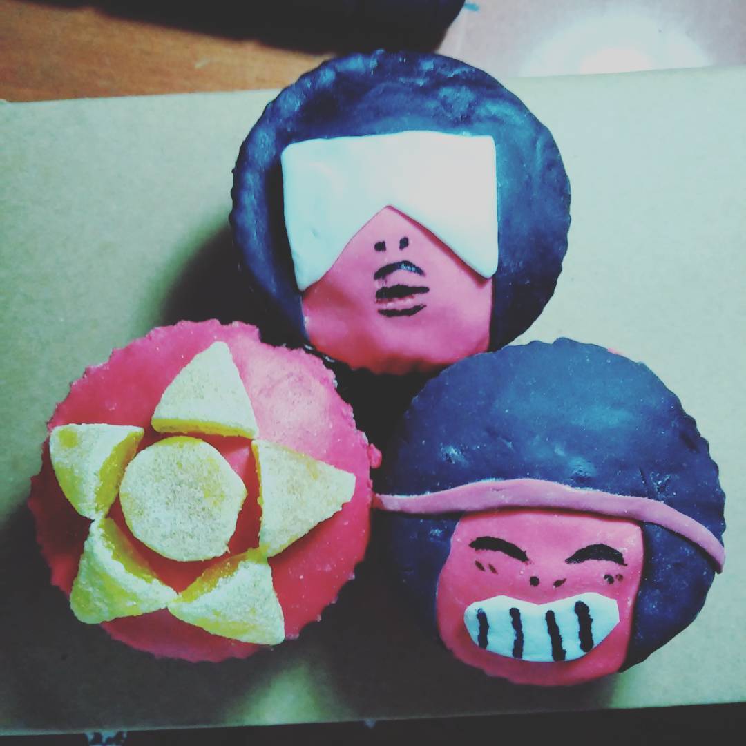 e-jheman:    Ruby and Garnet cupcakes my sister did for my birthday party.Ruby is