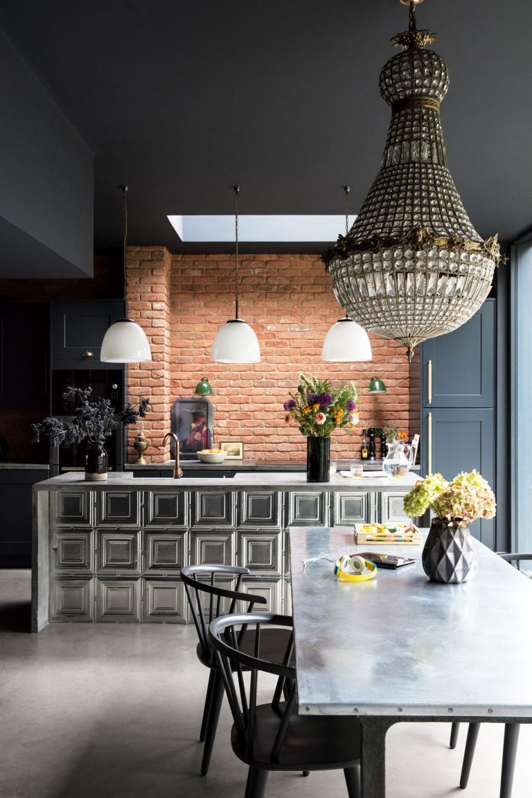 gravityhome:  Dark Victorian home in London | photos by Paul Raeside  Follow Gravity