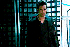anythingbutordinarysilvousplait:  If Fitz doesn’t recover next season I’m going to kill Ward  