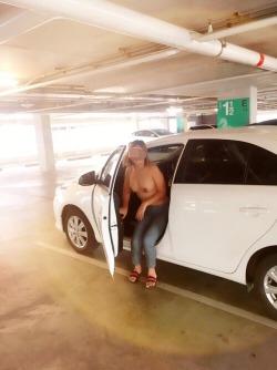 riya4adi-bnglrcpl:  rohanghaziabad:  spreadlovemakefriends:  Posing in the mall carpark,,  Wooow nvr seen such a dare before….love too see this beauty naked in such place  Love u Janu  Wow.. dats wuite a turn on.. plus shes got a lovable body