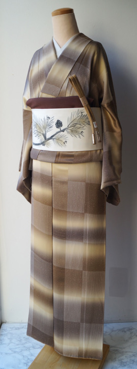 Soothing earth tones kimono outfits (seen on+on). I am especially fond of the very chic stripes haor