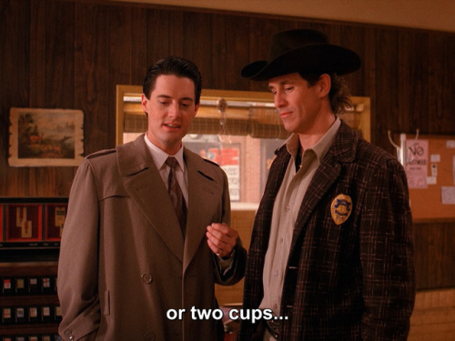 limegreenmonkey: inthedarktrees: Harry, I’m gonna let you in on a little secret. Kyle MacLachlan &a