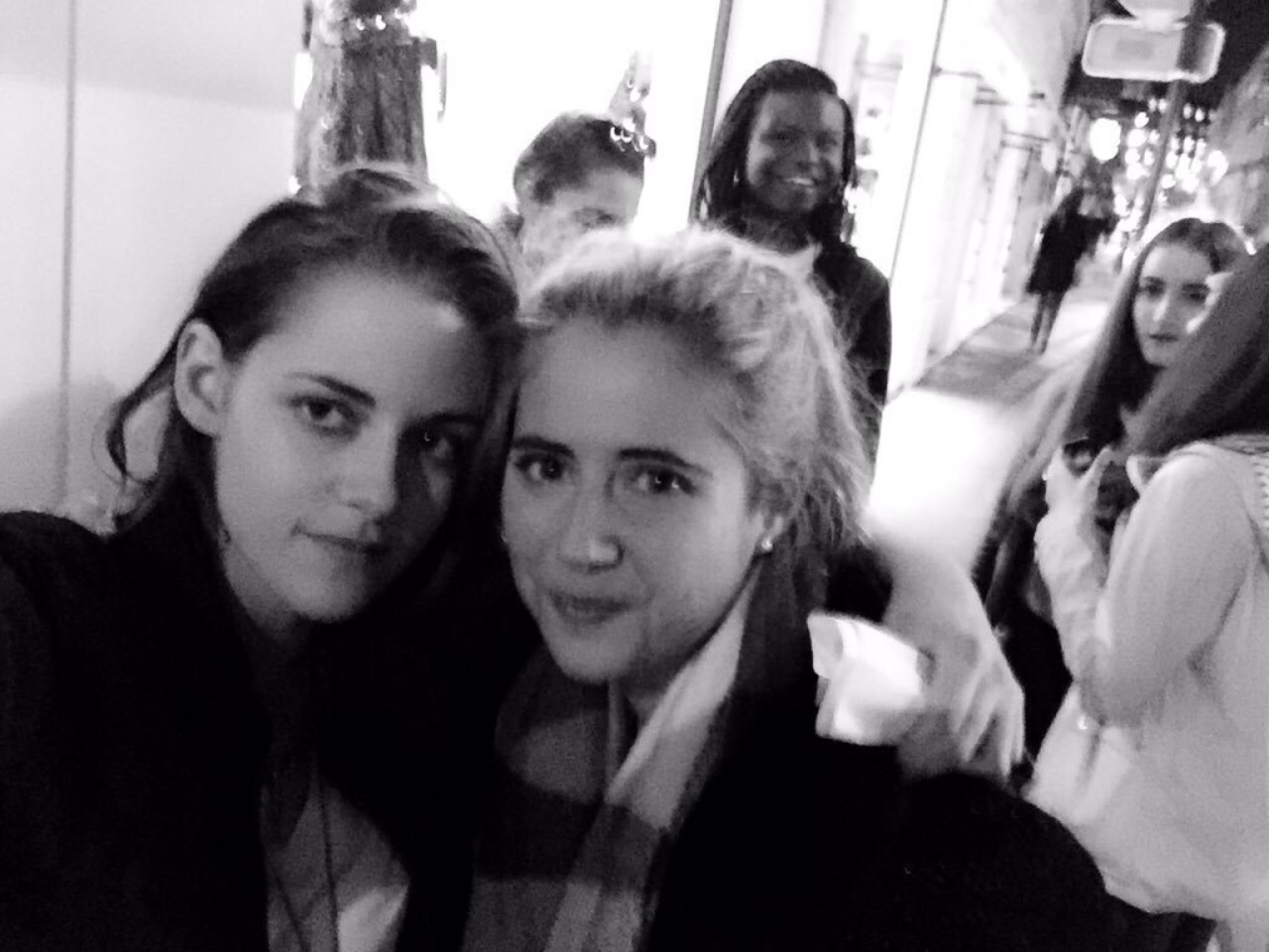 kristenupdates:  With fans in Paris.   Filming &ldquo;Personal shopper&rdquo;