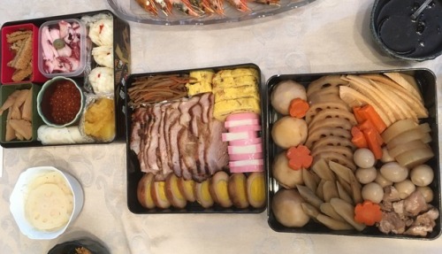 arinky-dink:  arinky-dink:  Hap New Year gaiz  Someone ate too much…