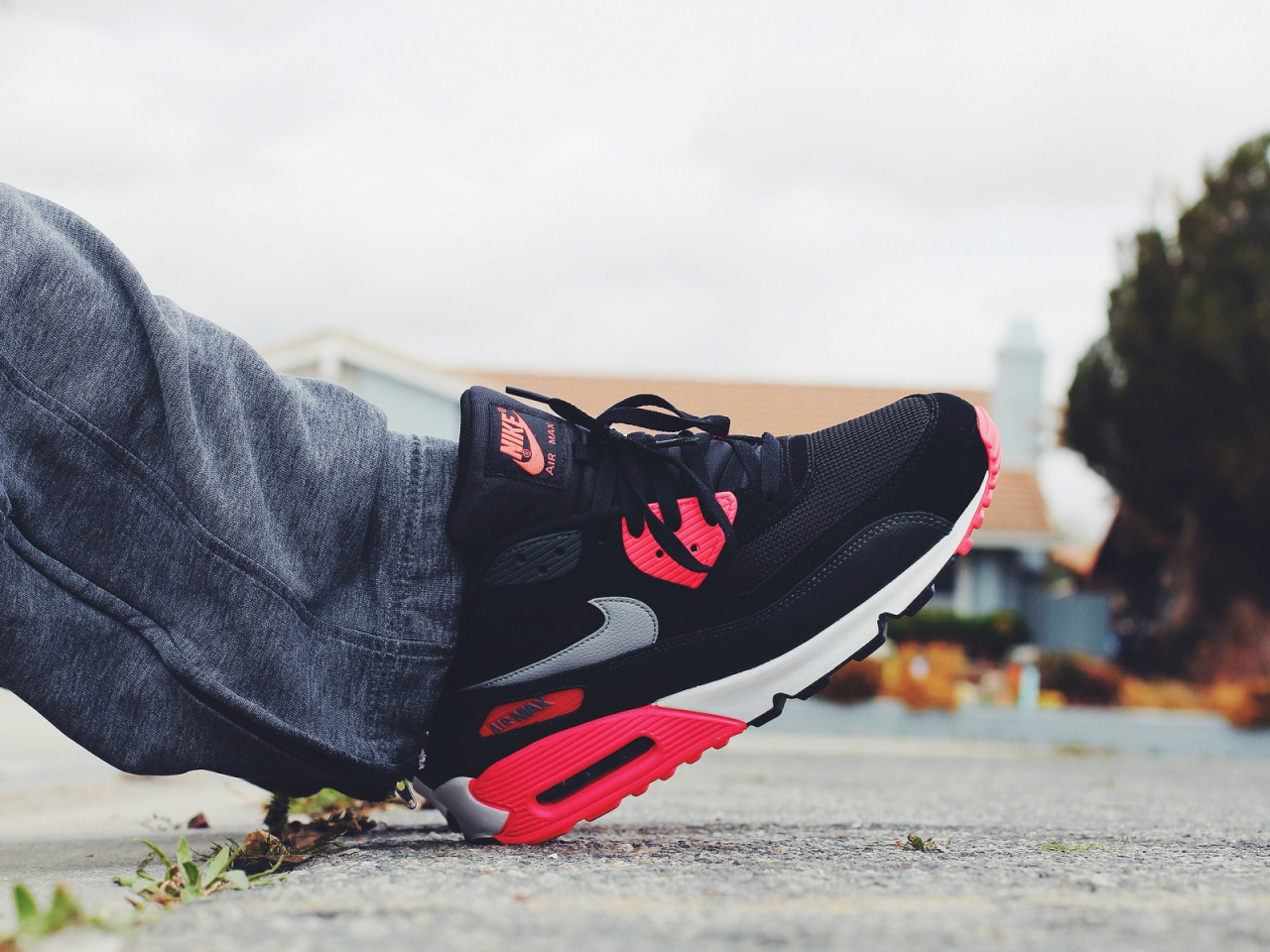 air max 90 essential black red