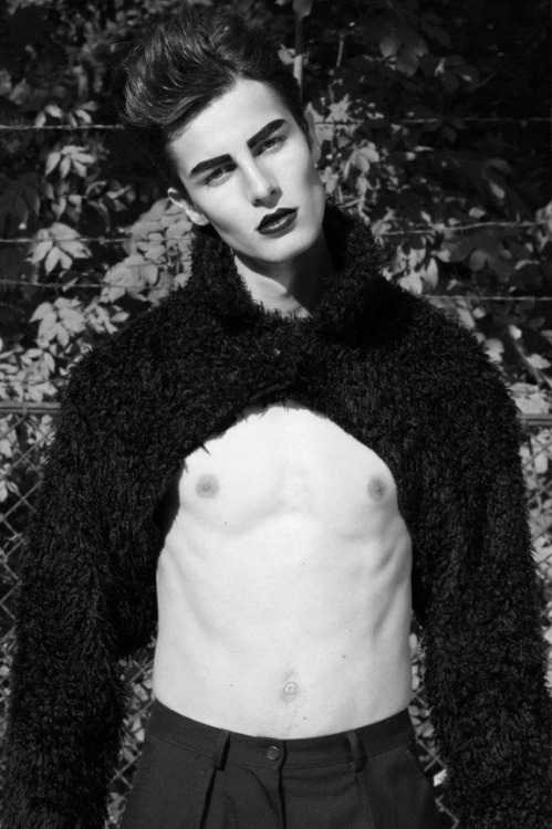 male-model-club:  Sogor Akos by Szilveszter Mako 