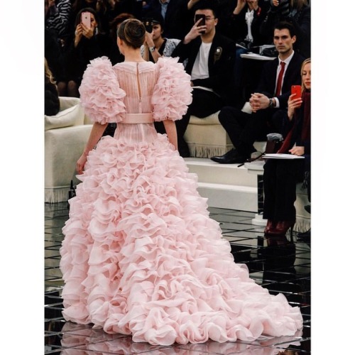 Couture highlight - Spring 2017: A magnificent closing look at Chanel // @voguerunway  #cravingfordr