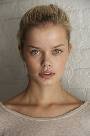 victoriassecretangelsss:  Frida Aasen 