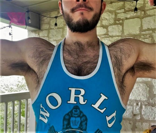 bigtexmusc:  Damn sexy pits on this muscleboy