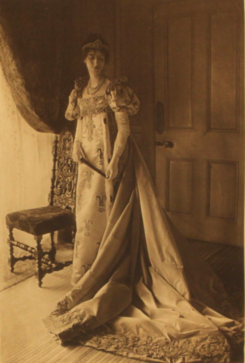 lacedheartt:Devonshire House Fancy Dress Ball - July 1897