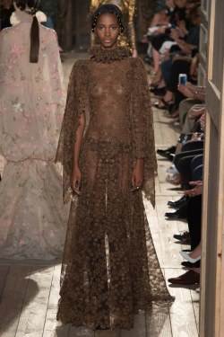 oncethingslookup: Valentino Fall 2016 Couture