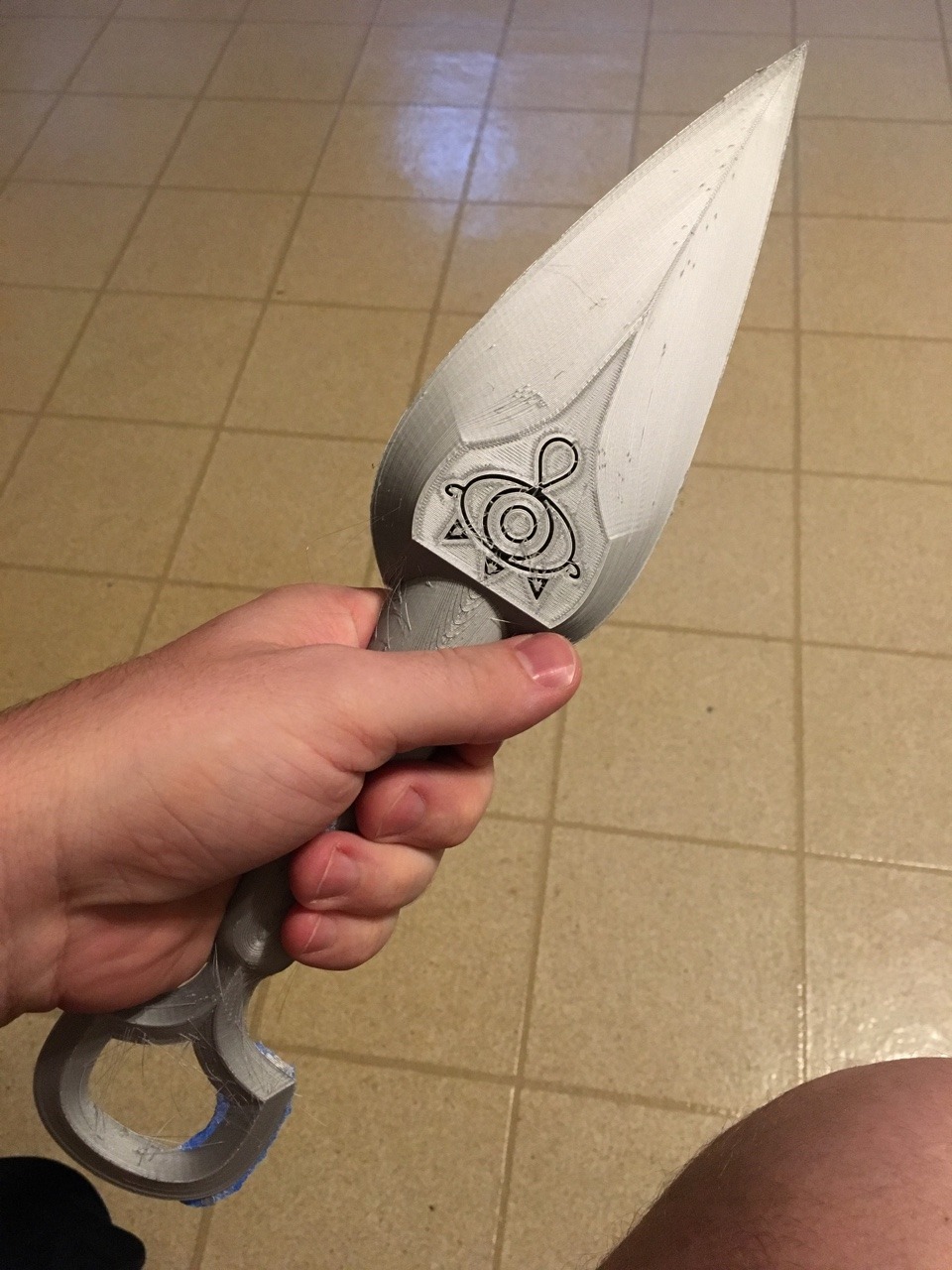 Decided awhile ago that I wanted to cosplay Sheik, so I commissioned the kunai on