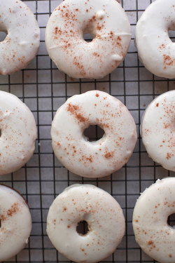 fullcravings:  Chai Baked Donuts with Vanilla Cinnamon Glaze