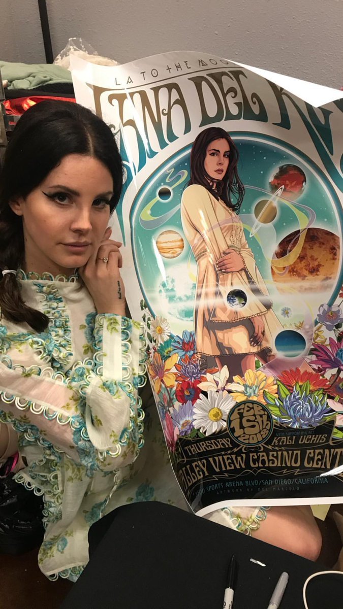 lanasdaily:Lana Del Rey backstage at her show at the Valley View Casino Center in
