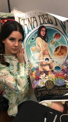 lanasdaily:Lana Del Rey backstage at her