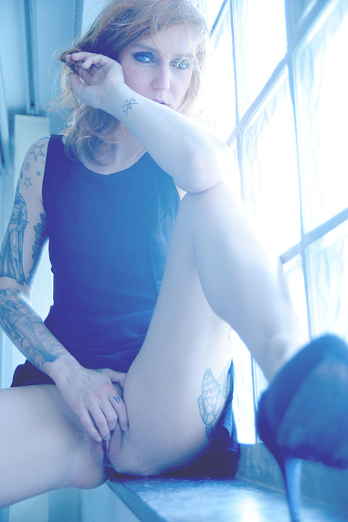 Girls that fuck themselves